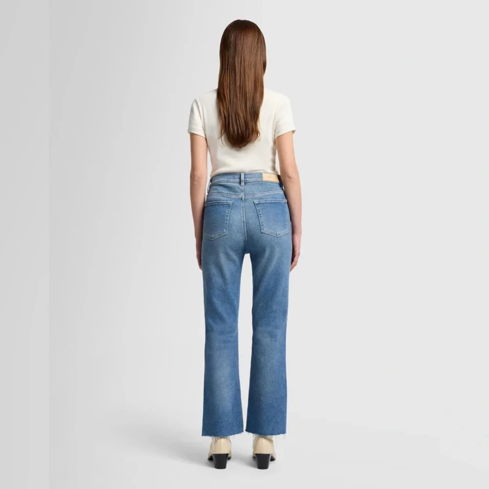 7 FOR ALL MANKIND Kick Flare Jeans | Size 25 | High Rise Cropped Raw Hem - Picture 3 of 11